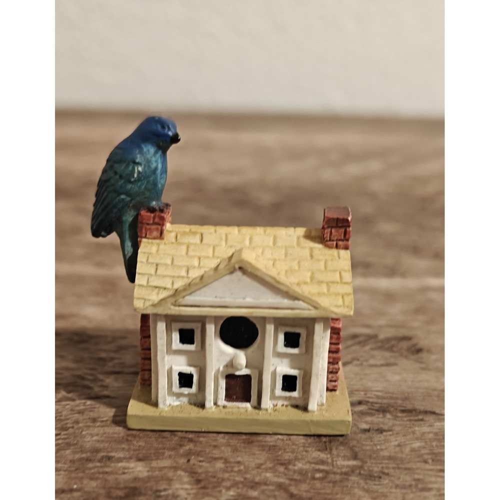 LENOX Garden Bird House Miniature - Indigo Bunting on Plantation - 2" Inch